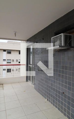 Apartamento à venda com 300m², 5 quartos e 3 vagasQuarto 3 - Varanda se comunica com a suíte 1