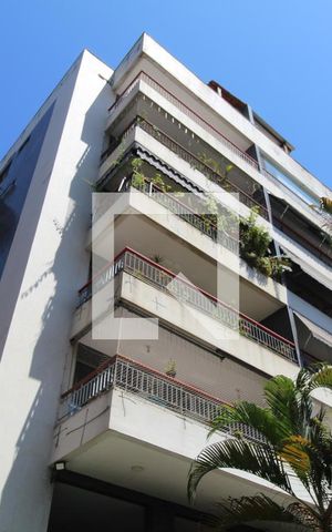 Apartamento à venda com 300m², 5 quartos e 3 vagasFachada