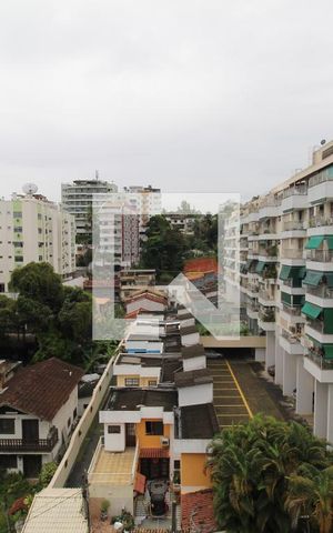 Apartamento à venda com 300m², 5 quartos e 3 vagasQuarto 3 - Varanda se comunica com a suíte 1/vista