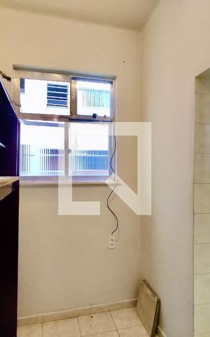 Apartamento para alugar com 96m², 3 quartos e sem vaga Apartamento para alugar com 96m², 3 quartos e sem vagaQuarto serviço