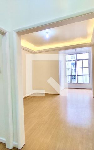 Apartamento para alugar com 96m², 3 quartos e sem vaga Apartamento para alugar com 96m², 3 quartos e sem vagaSala