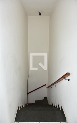 Casa à venda com 150m², 2 quartos e 3 vagasEscada