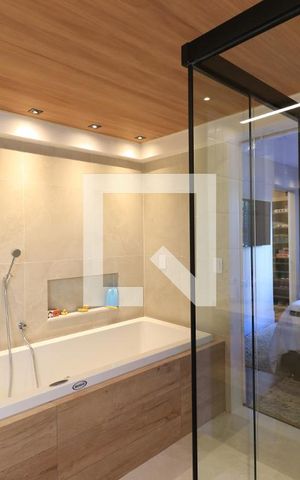 Apartamento à venda com 160m², 4 quartos e 1 vaga Apartamento à venda com 160m², 4 quartos e 1 vagaBanheiro da Suíte