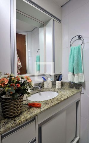 Apartamento à venda com 54m², 2 quartos e 1 vagaBanheiro Social