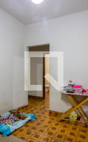 Casa à venda com 144m², 2 quartos e 2 vagas Casa à venda com 144m², 2 quartos e 2 vagasSala 1