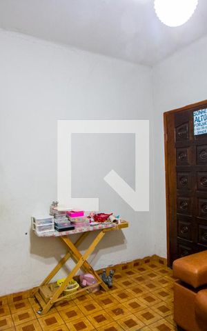 Casa à venda com 144m², 2 quartos e 2 vagas Casa à venda com 144m², 2 quartos e 2 vagasSala 1