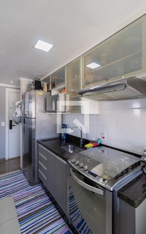 Apartamento à venda com 47m², 2 quartos e 1 vaga Apartamento à venda com 47m², 2 quartos e 1 vagaCozinha e Área de Serviço