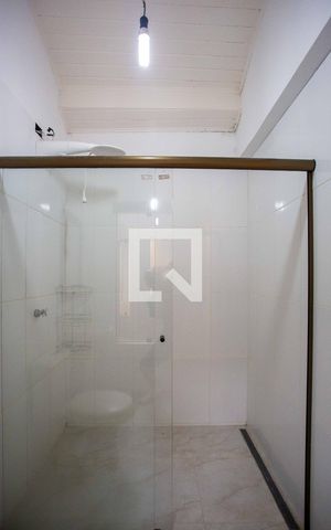 Casa à venda com 385m², 6 quartos e 2 vagasBanheiro da Suíte