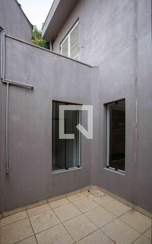 Casa à venda com 385m², 6 quartos e 2 vagasJardim de Inverno