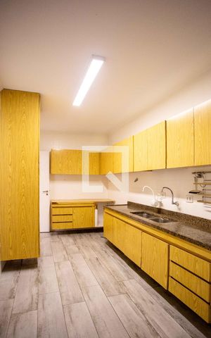 Casa à venda com 385m², 6 quartos e 2 vagasCozinha