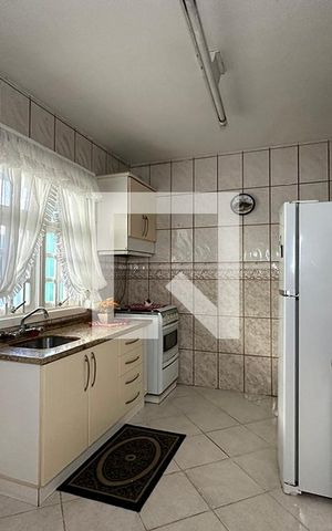 Casa para alugar com 180m², 2 quartos e 2 vagasCozinha