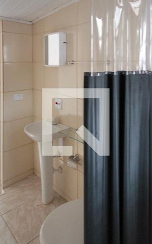 Studio para alugar com 30m², 1 quarto e sem vaga Studio para alugar com 30m², 1 quarto e sem vagaBanheiro