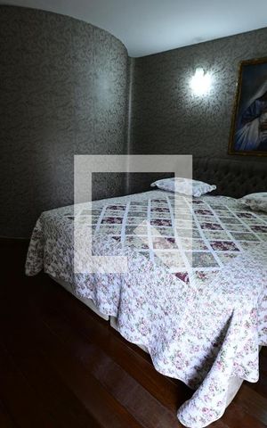Casa à venda com 503m², 6 quartos e 5 vagas Casa à venda com 503m², 6 quartos e 5 vagasQuarto 2