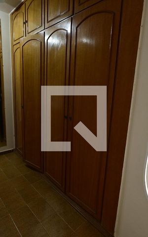 Casa à venda com 503m², 6 quartos e 5 vagas Casa à venda com 503m², 6 quartos e 5 vagasQuarto 3