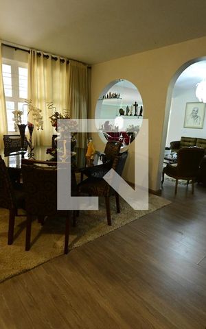 Casa à venda com 503m², 6 quartos e 5 vagas Casa à venda com 503m², 6 quartos e 5 vagasSala de Jantar