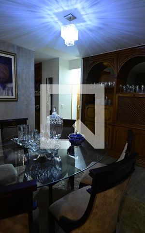 Casa à venda com 503m², 6 quartos e 5 vagas Casa à venda com 503m², 6 quartos e 5 vagasSala de Jantar