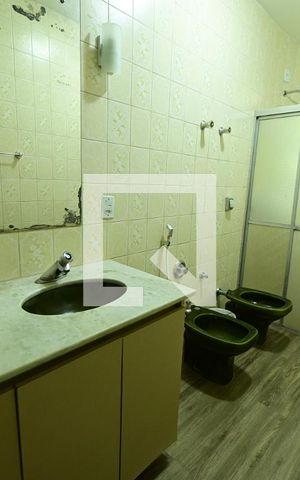 Casa à venda com 503m², 6 quartos e 5 vagas Casa à venda com 503m², 6 quartos e 5 vagasBanheiro