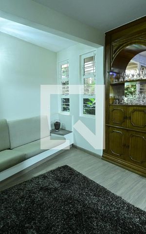 Casa à venda com 503m², 6 quartos e 5 vagas Casa à venda com 503m², 6 quartos e 5 vagasSala de Estar
