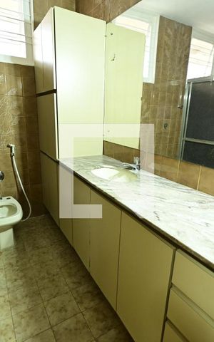 Casa à venda com 503m², 6 quartos e 5 vagas Casa à venda com 503m², 6 quartos e 5 vagasBanheiro