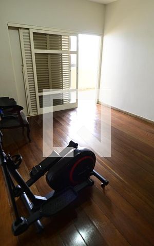 Casa à venda com 503m², 6 quartos e 5 vagas Casa à venda com 503m², 6 quartos e 5 vagasAcademia