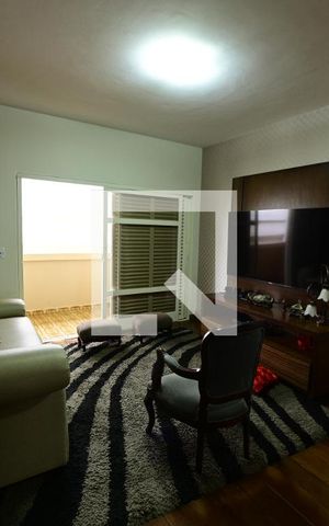 Casa à venda com 503m², 6 quartos e 5 vagas Casa à venda com 503m², 6 quartos e 5 vagasQuarto 4
