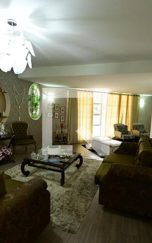 Casa à venda com 503m², 6 quartos e 5 vagas Casa à venda com 503m², 6 quartos e 5 vagasSala