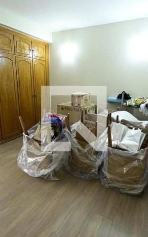 Casa à venda com 503m², 6 quartos e 5 vagas Casa à venda com 503m², 6 quartos e 5 vagasQuarto 6