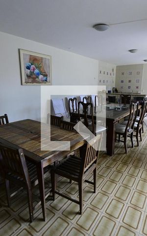 Casa à venda com 503m², 6 quartos e 5 vagas Casa à venda com 503m², 6 quartos e 5 vagasÁrea Externa