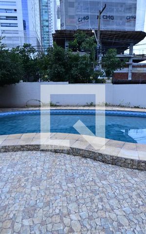 Casa à venda com 503m², 6 quartos e 5 vagas Casa à venda com 503m², 6 quartos e 5 vagasÁrea Externa