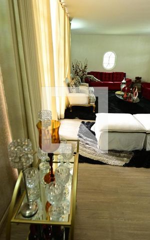 Casa à venda com 503m², 6 quartos e 5 vagas Casa à venda com 503m², 6 quartos e 5 vagasSala