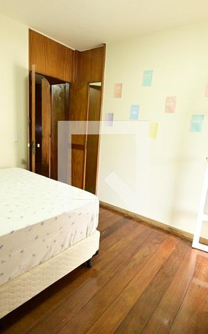Casa à venda com 503m², 6 quartos e 5 vagas Casa à venda com 503m², 6 quartos e 5 vagasQuarto 1