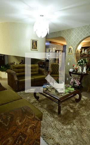 Casa à venda com 503m², 6 quartos e 5 vagas Casa à venda com 503m², 6 quartos e 5 vagasSala