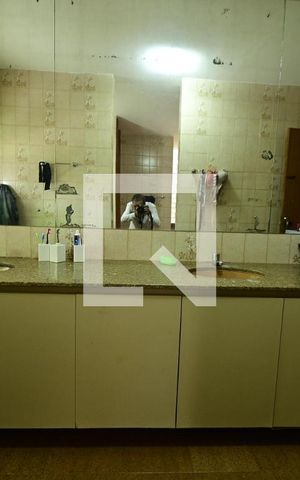 Casa à venda com 503m², 6 quartos e 5 vagas Casa à venda com 503m², 6 quartos e 5 vagasBanheiro