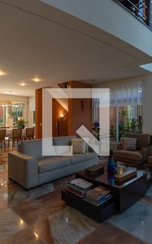 Casa à venda com 840m², 3 quartos e 6 vagasSala 1