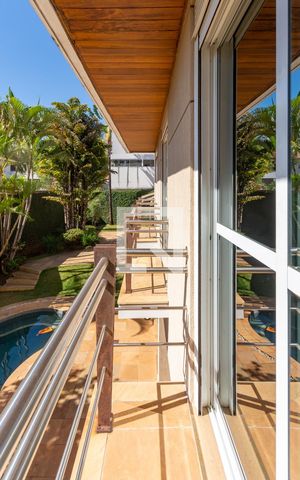 Casa à venda com 840m², 3 quartos e 6 vagasSuíte 2 - Escritório - Sacada