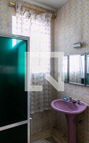 Casa à venda com 710m², 4 quartos e 10 vagas Casa à venda com 710m², 4 quartos e 10 vagasBanheiro Social 2