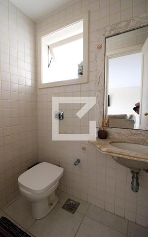 Casa de condomínio à venda com 400m², 5 quartos e 2 vagasLavabo