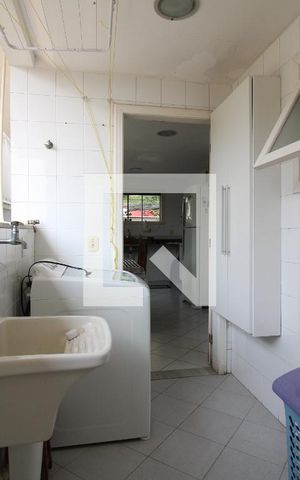 Casa de condomínio à venda com 400m², 5 quartos e 2 vagasÁrea de Serviço