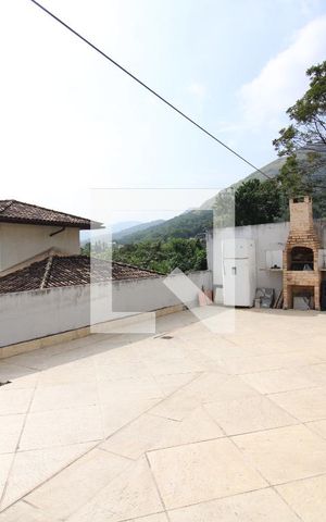 Casa de condomínio à venda com 400m², 5 quartos e 2 vagasCasa 2 Fundos - Área Externa