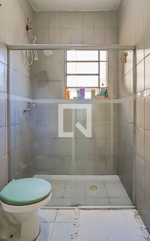 Casa à venda com 240m², 6 quartos e 2 vagasBanheiro do Corredor