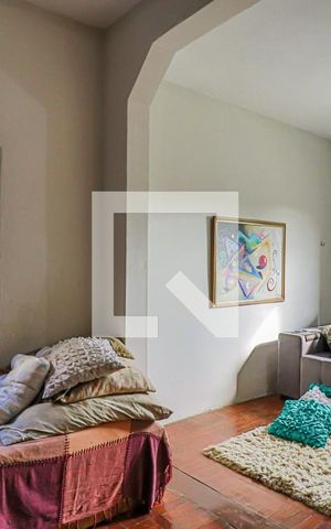 Casa à venda com 240m², 6 quartos e 2 vagasSala de TV