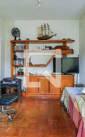Casa à venda com 240m², 6 quartos e 2 vagasSala de TV