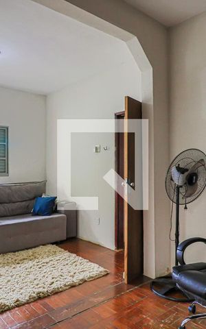 Casa à venda com 240m², 6 quartos e 2 vagasSala de TV