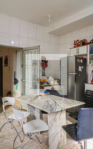 Casa à venda com 240m², 6 quartos e 2 vagasCozinha