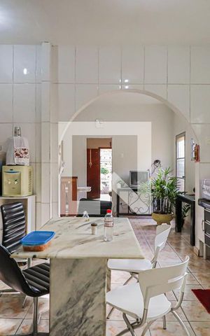 Casa à venda com 240m², 6 quartos e 2 vagasCozinha