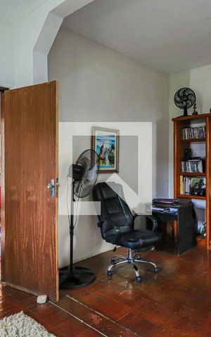 Casa à venda com 240m², 6 quartos e 2 vagasSala de TV