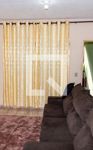 Casa à venda com 150m², 3 quartos e 4 vagas Casa à venda com 150m², 3 quartos e 4 vagasSala de estar