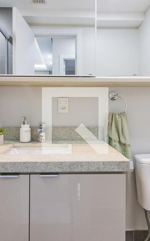 Apartamento à venda com 76m², 2 quartos e 2 vagas Apartamento à venda com 76m², 2 quartos e 2 vagasBanheiro da Suite