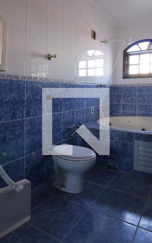 Casa à venda com 300m², 3 quartos e 8 vagasBanheiro da Suite 3