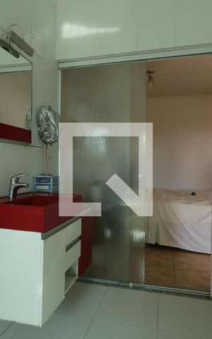 Casa à venda com 300m², 3 quartos e 8 vagasBanheiro da Suite 1